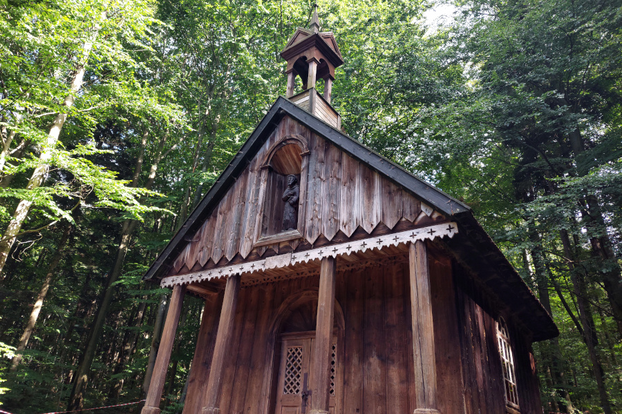 Kapliczka św. Franciszka w Górach Świętokrzyskich