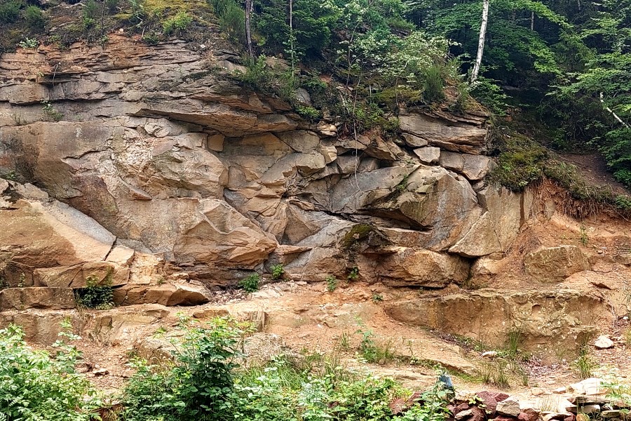 Oczy ziemi w dawnym Kamieniołomie